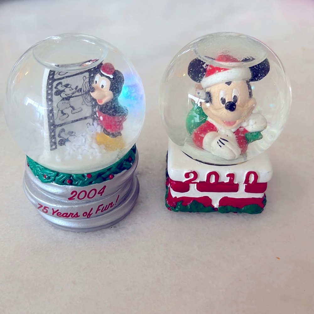 Disney Christmas Mini Snow Globes!